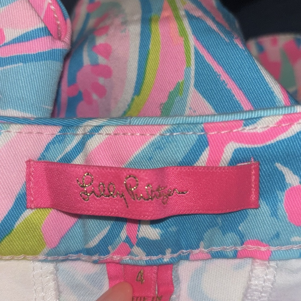 LILLY PULITZER BUTTERCUP STRETCH SHORTS , MULTI CARNIVAL CORAL size 4 - Picture 4 of 6